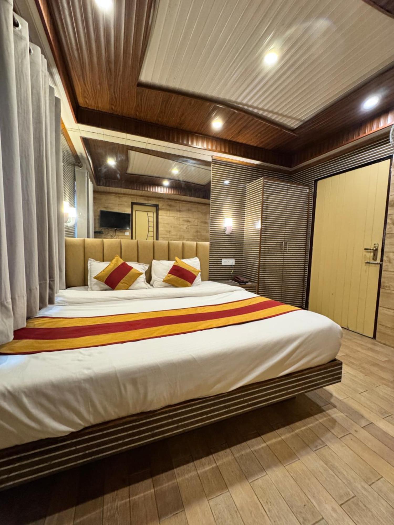 Victory Hotel And Restaurant By Gs Hospitality Shimla Esterno foto