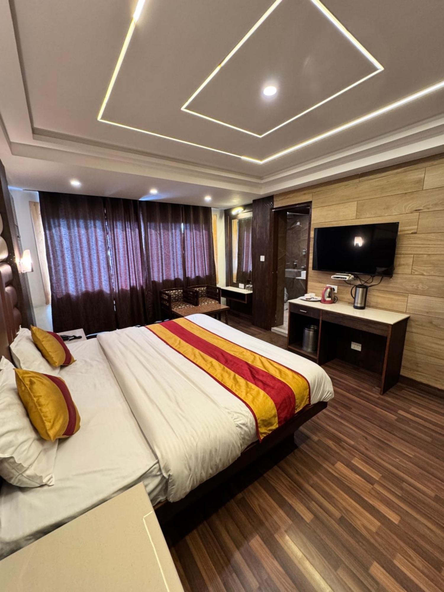Victory Hotel And Restaurant By Gs Hospitality Shimla Esterno foto