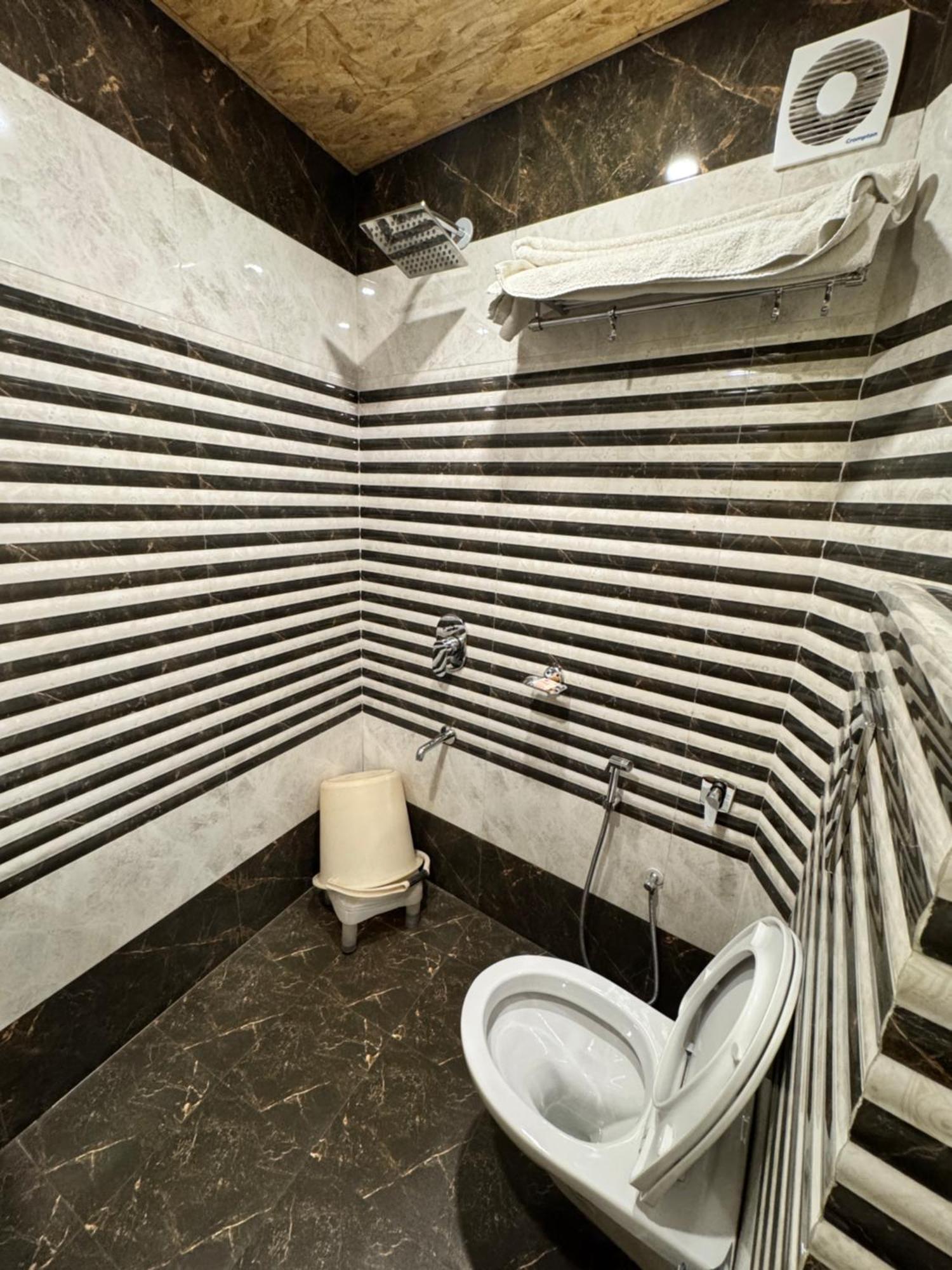 Victory Hotel And Restaurant By Gs Hospitality Shimla Esterno foto