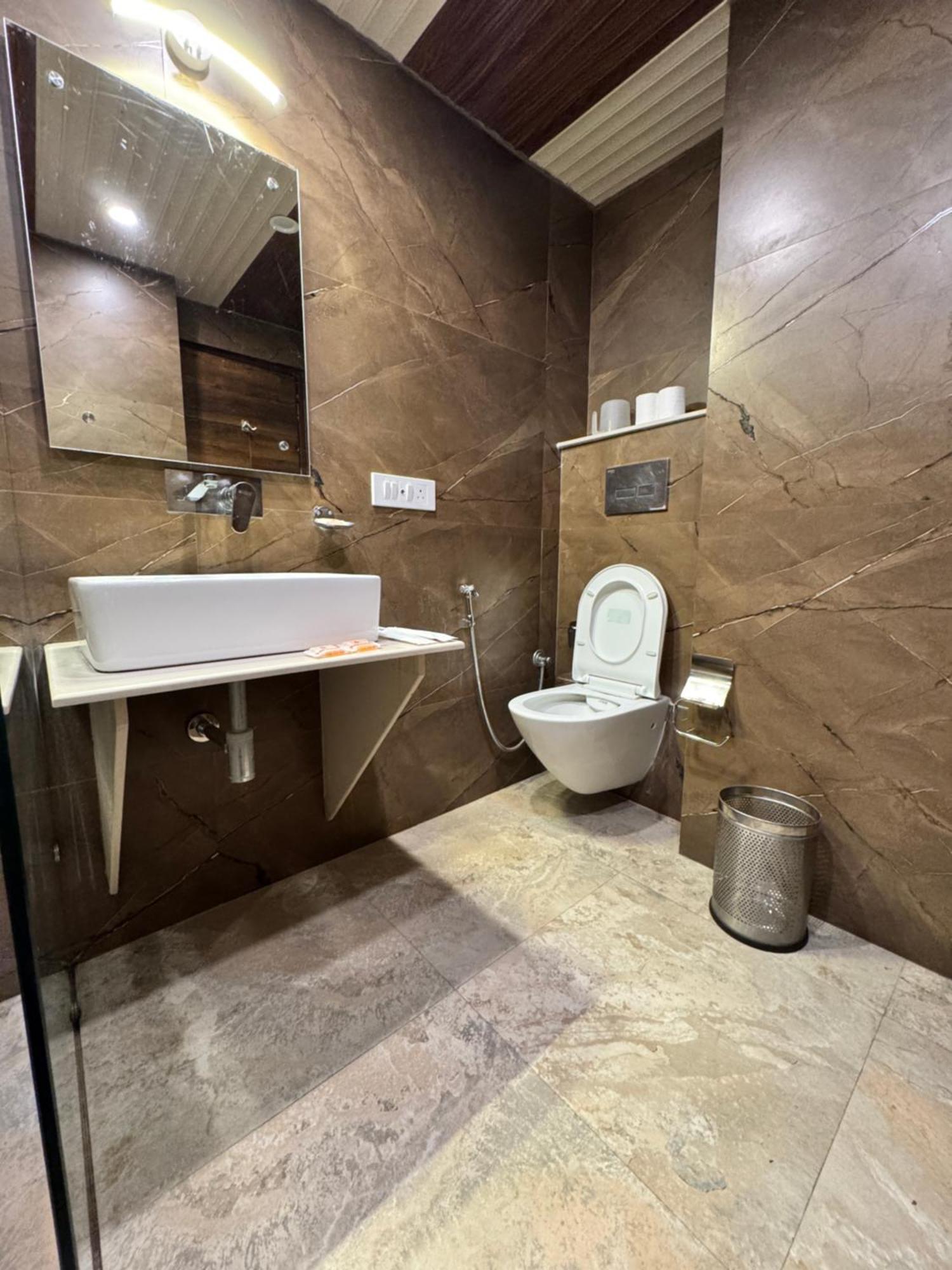 Victory Hotel And Restaurant By Gs Hospitality Shimla Esterno foto